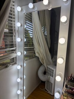 Light up mirror