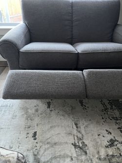 Bennett Duo Reclining Loveseat (s) -Like New