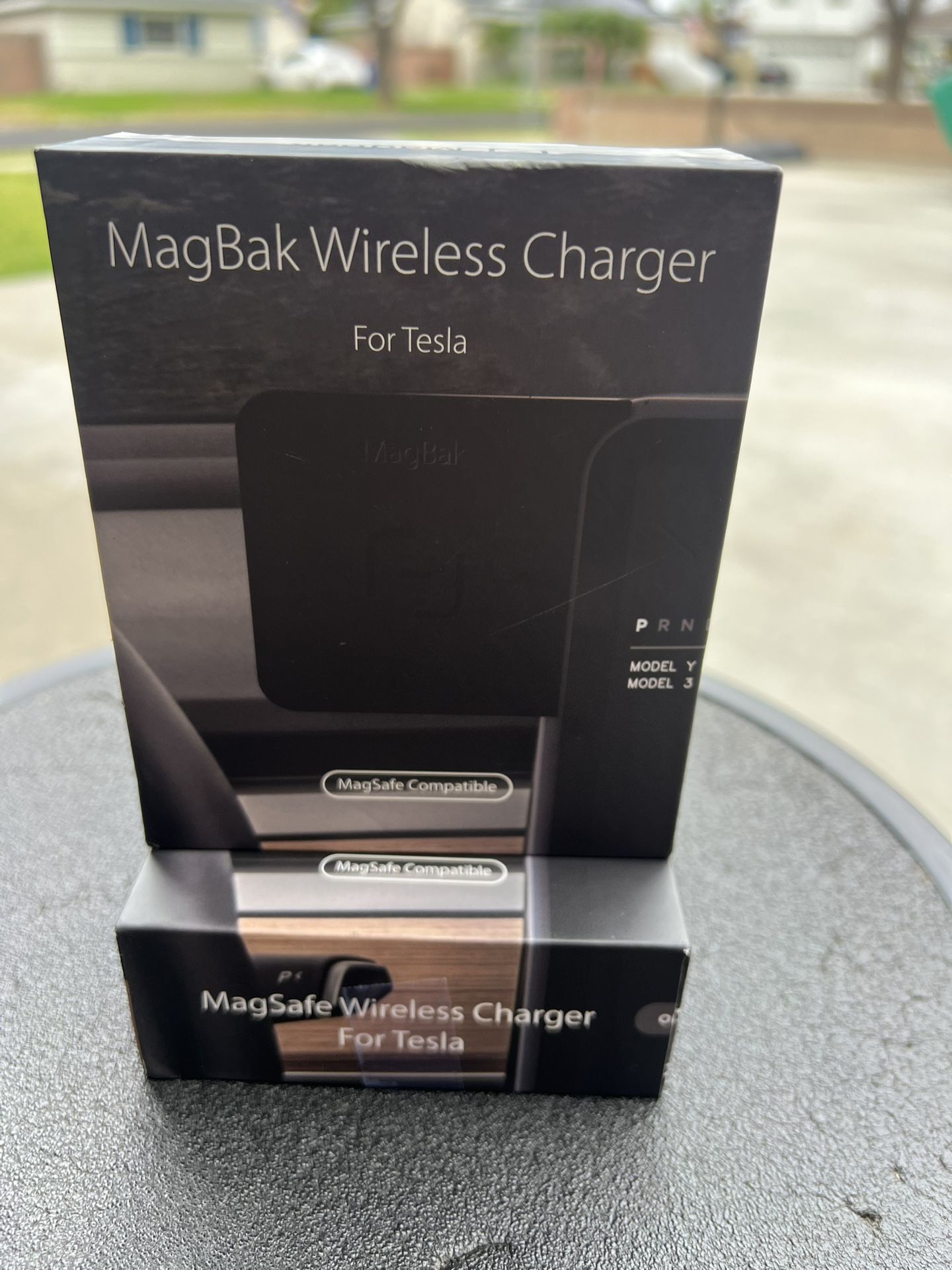MagBak Wireless Charger Tesla