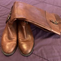 Woman’s Boots Brown