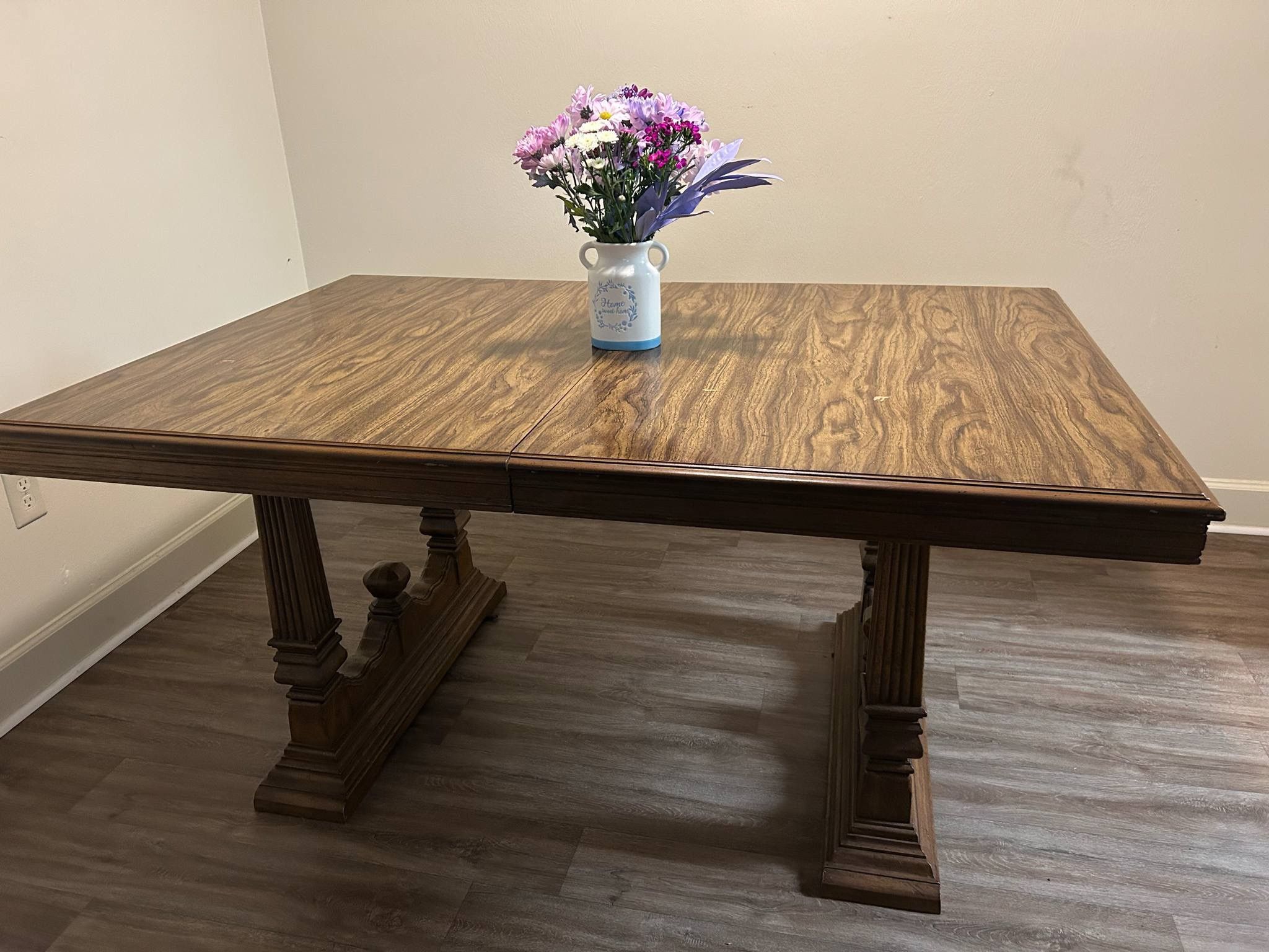 Dinning Table 