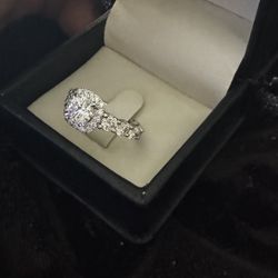 Wedding / Engagement Ring