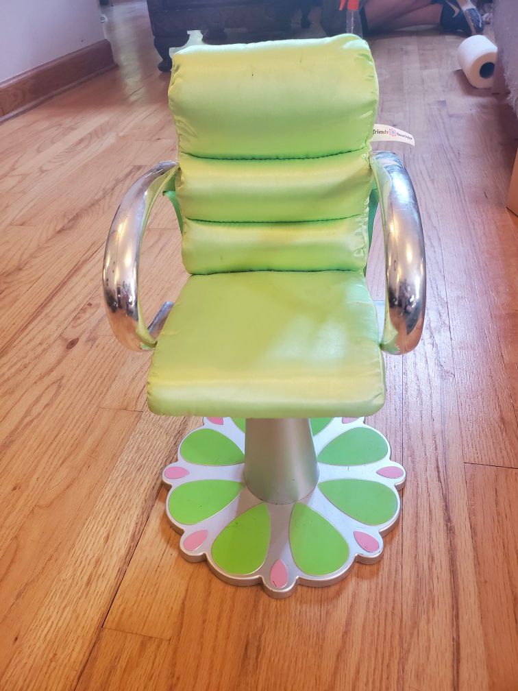 Doll salon chair