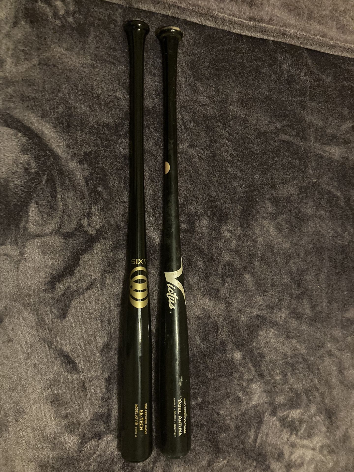 Baseball Bats Axis And Victus