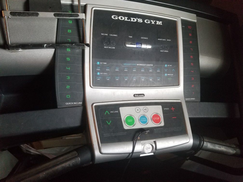Golds Gym 570 Crosswalk Treadmill