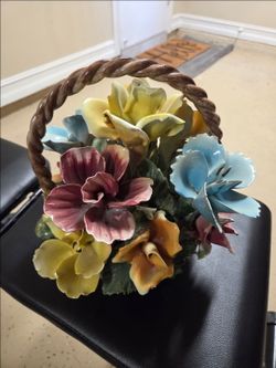 Capodimonte Floral Piece