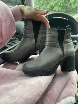 Suede High Heel Boots Size 81/2 Women $30 OBO