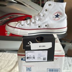 Converse Tennis Shoe