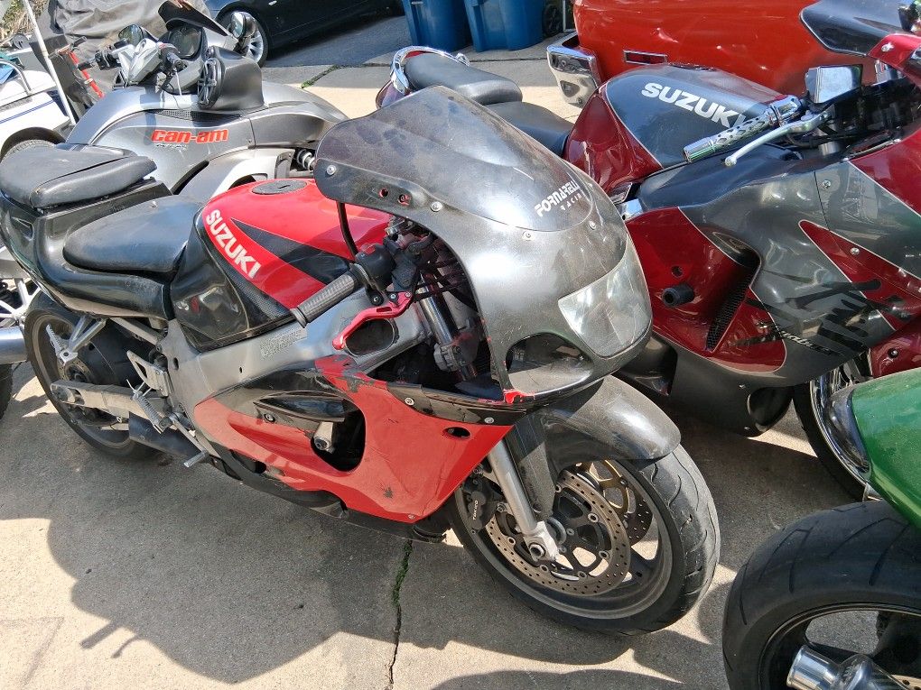 2000 Suzuki Srad 750cc