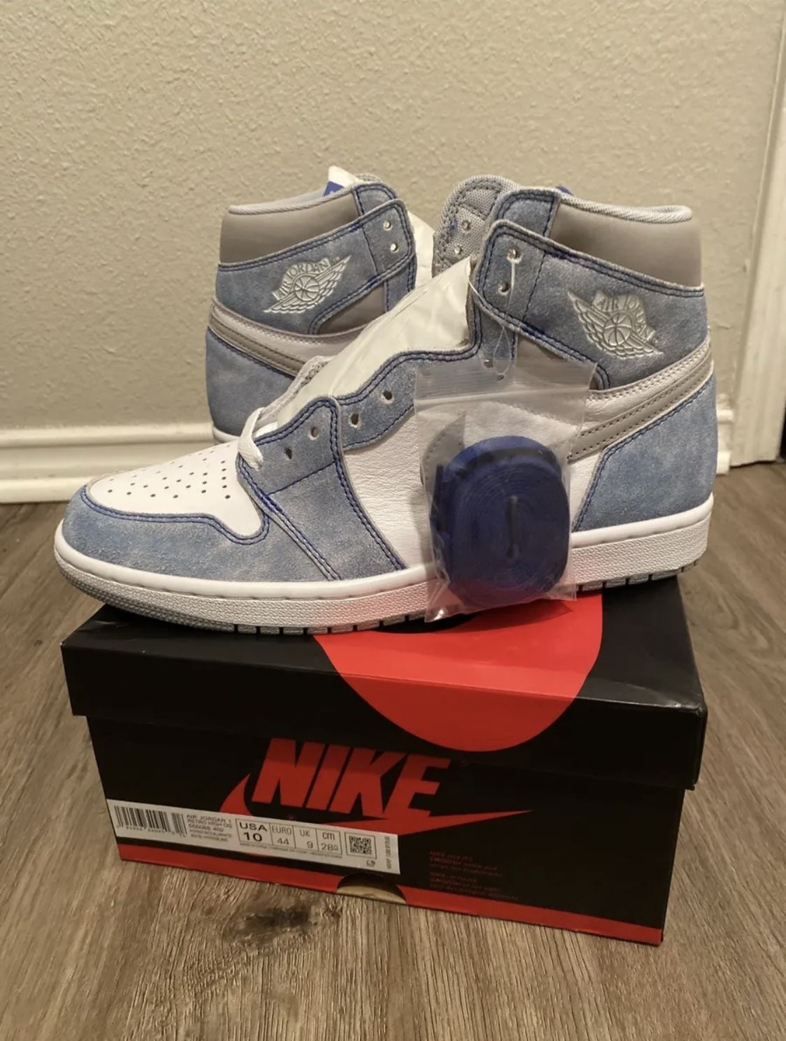 Jordan 1 Hyper Royal Size 10 DS