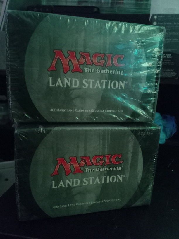Magic The Gathering Land Station (Sealed Box)