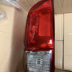 2017 Toyota Tacoma Pair Of Rear Taillights Oem In Pristine Condition