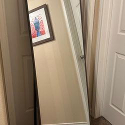 Standing mirror