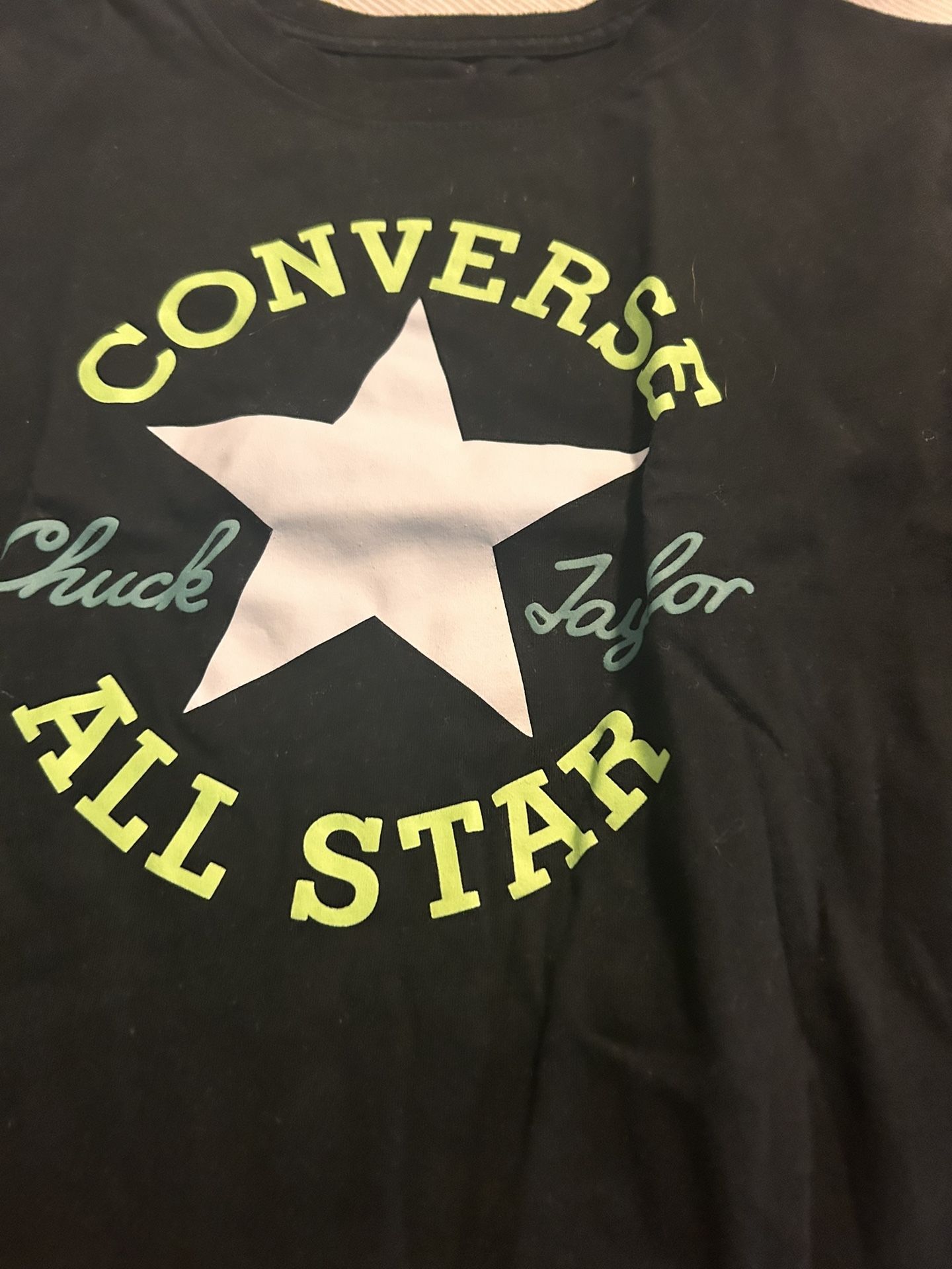 Converse T-Shirt Hurley, T-Shirt, And Tommy Hilfiger T-shirt 