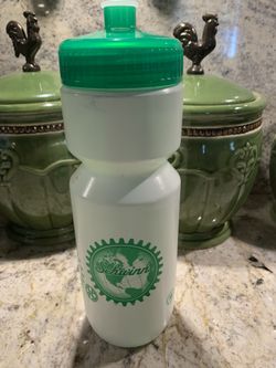 Bike water bottle. schwinn
