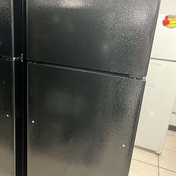 GE refrigerator top freezer 