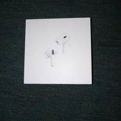 Apple AirPods 2nd Generation with Charging Case - White Brand New


