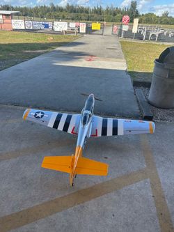 Rc plane hangar 9 P51 mustang