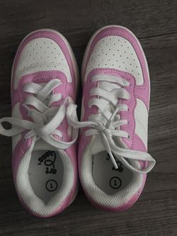 Girls pink and white shoes Size 1