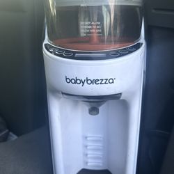 BABY BREEZA BOTTLE MAKER