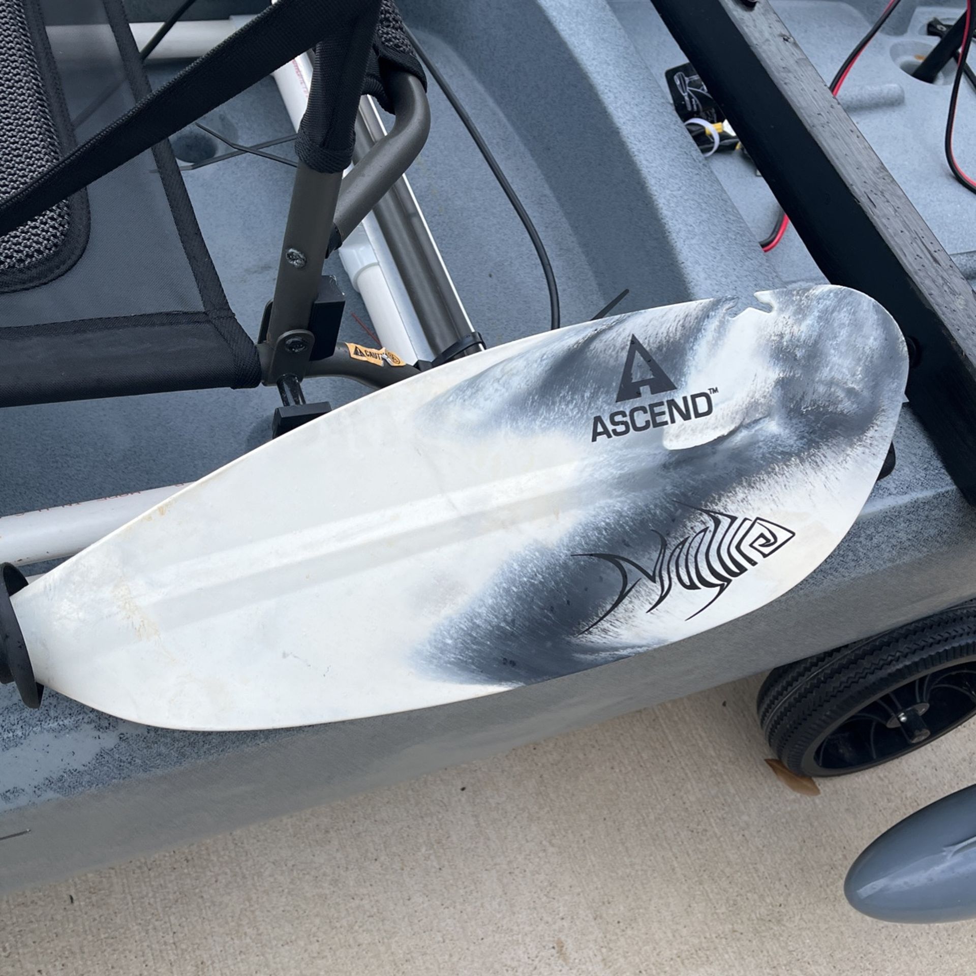 Ascend 12ft Fishing kayak W/ 55lb Thrust Trolling Motor and Accessories for  Sale in Sienna Plant, TX - OfferUp