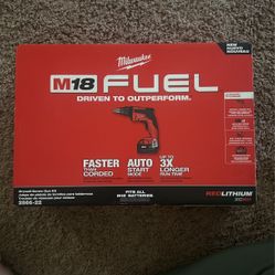 M18 FUEL 18V Lithium-Ion Brushless Cordless Drywall Screw Gun Kit with (2) 5.0Ah Batteries, Charger and Tool Bag 66