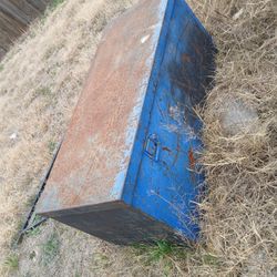 Large Metal Box Key Missing 