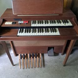 Vintage Thomas Electric Organ