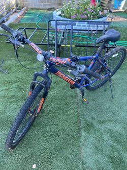 Mongoose Exhibit Mountain Bike