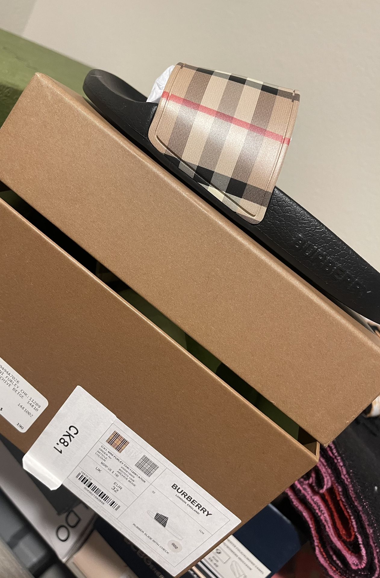 burberry slippers