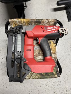 Milwaukee 16 Gauge Nail Gun 2741-20
