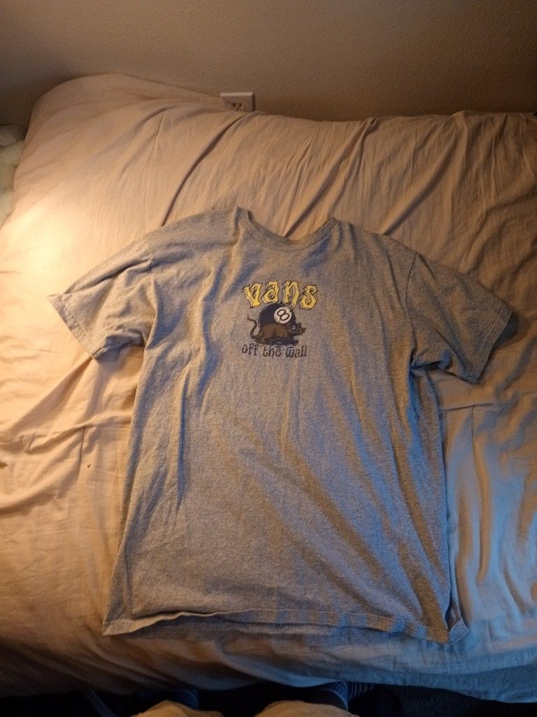 T shirts L, L, XL, XL