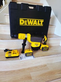 Dewalt 60V FLEXVOLT Lithium-Ion Cordless Brushless 2 in. SDS MAX Rotary Hammer Kit, (1) 9.0Ah /(1) 6ah Batteries, Charger, (Firm on price)