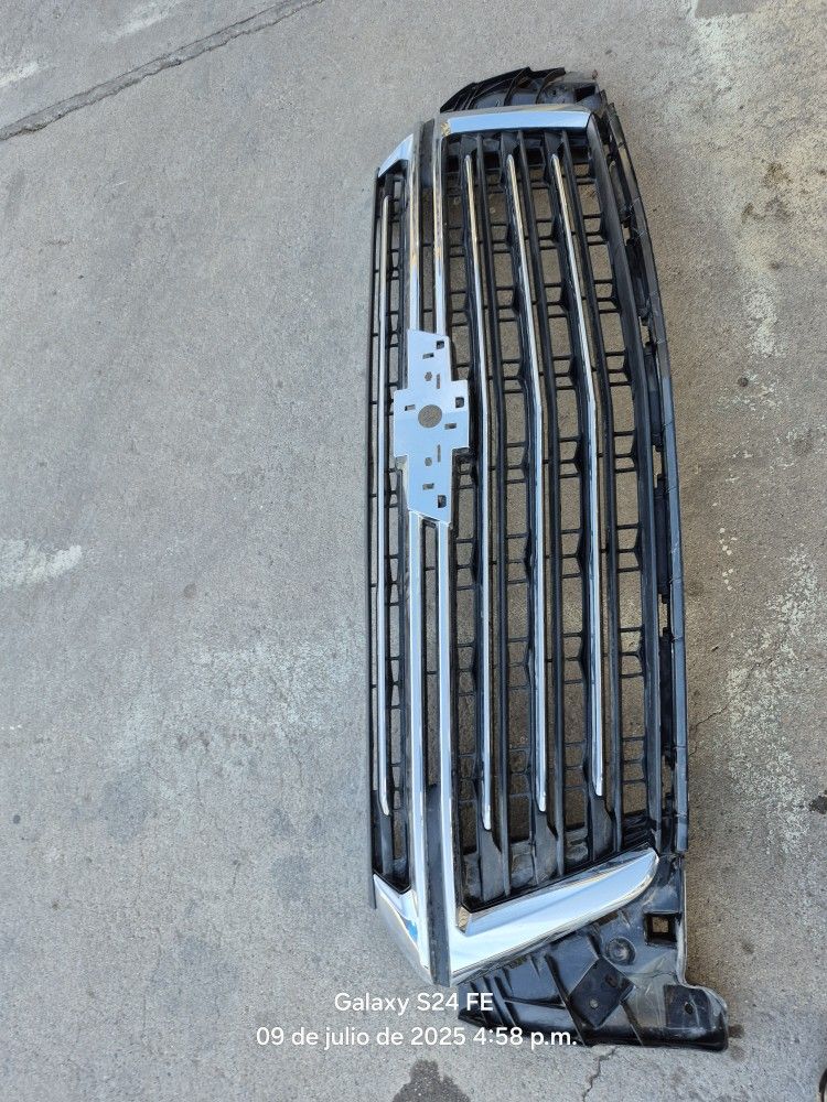 Chevy Traverse Grille Oem