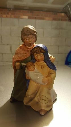 Goebel Holy Night figurine 6 3/8" tall