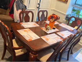 Table 6chairs & Hutch