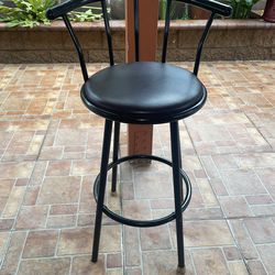 4 Bar Stools