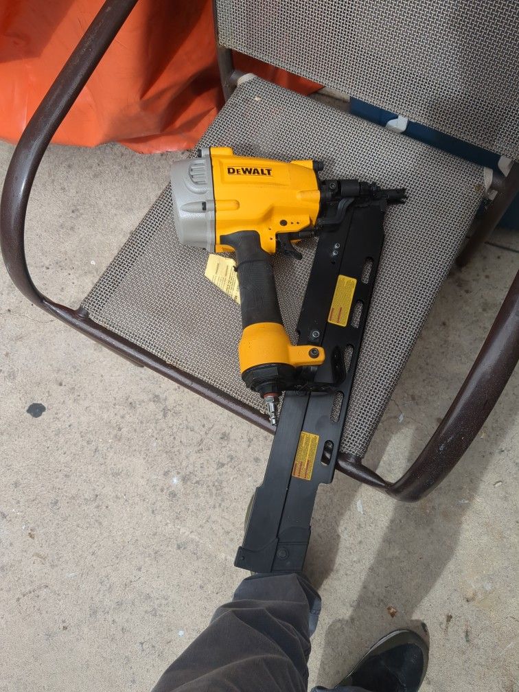 21 DeWalt Gun 