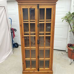 Display Cabinet  / Curio Cabinet  / Bookshelf  