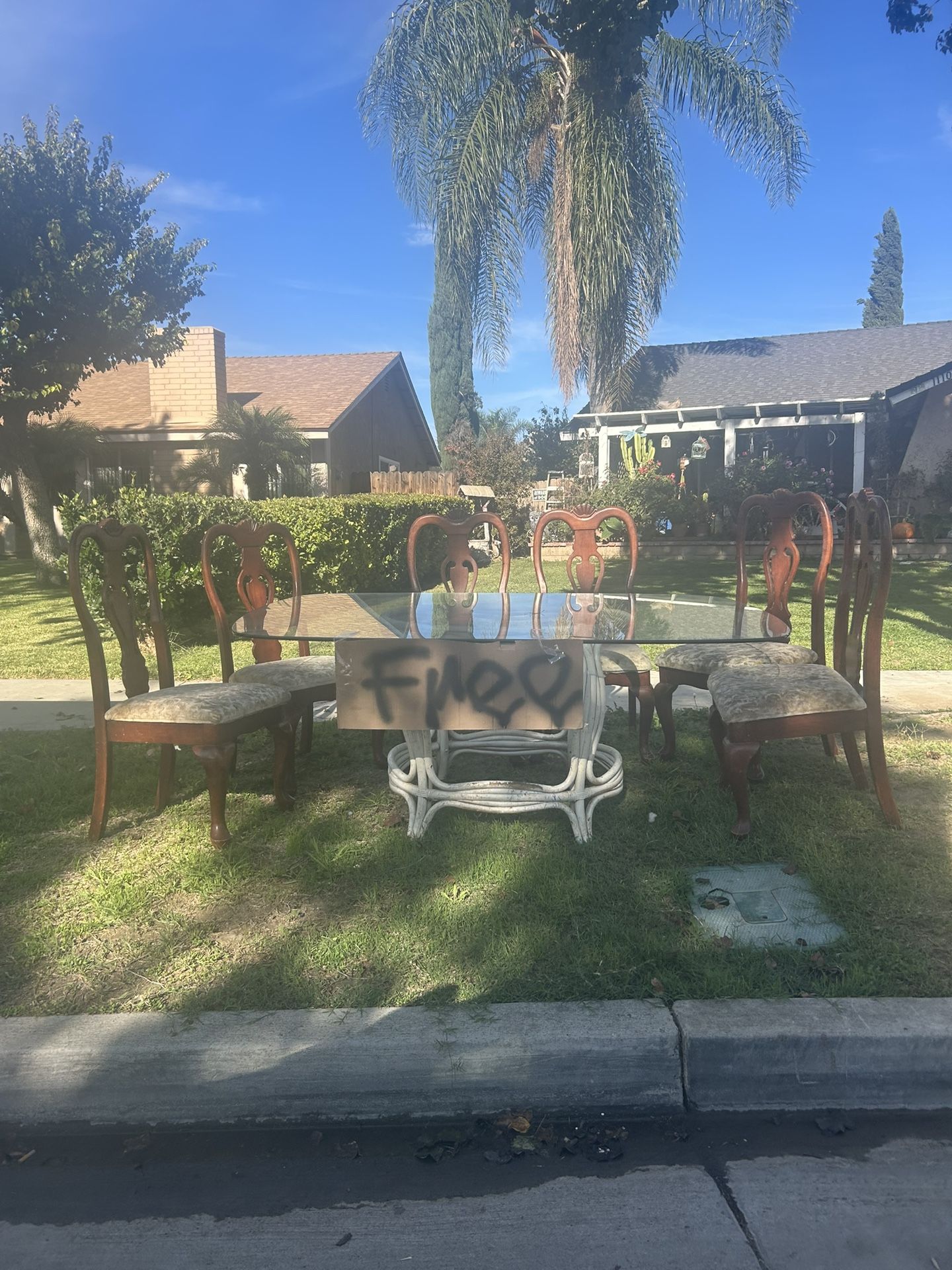 Free Glass Table With Chairs