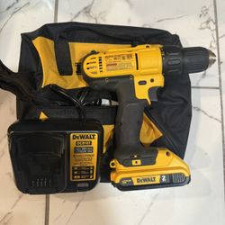Dewalt Drill Battery/ Batería  Charger/cargador