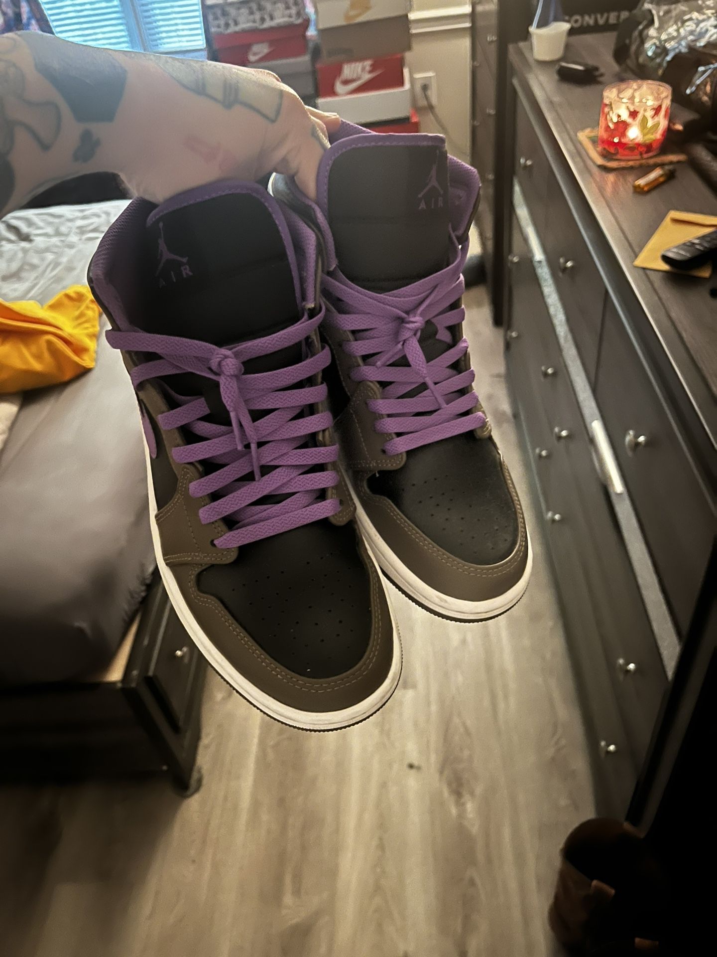 Jordan 1 Mid 