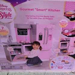 Disney Princess Gourmet Smart Kitchen Play Set
