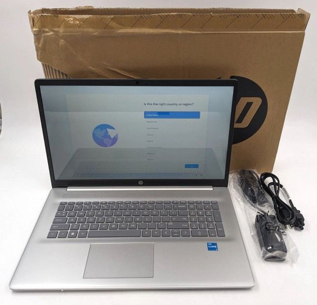 17.3” HP laptop i3 8Gb 256gb