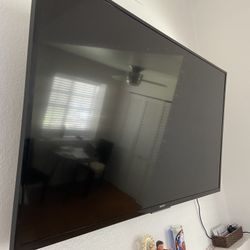 Sony Flat Screen TV – Wall Mounted – Excellent Condition