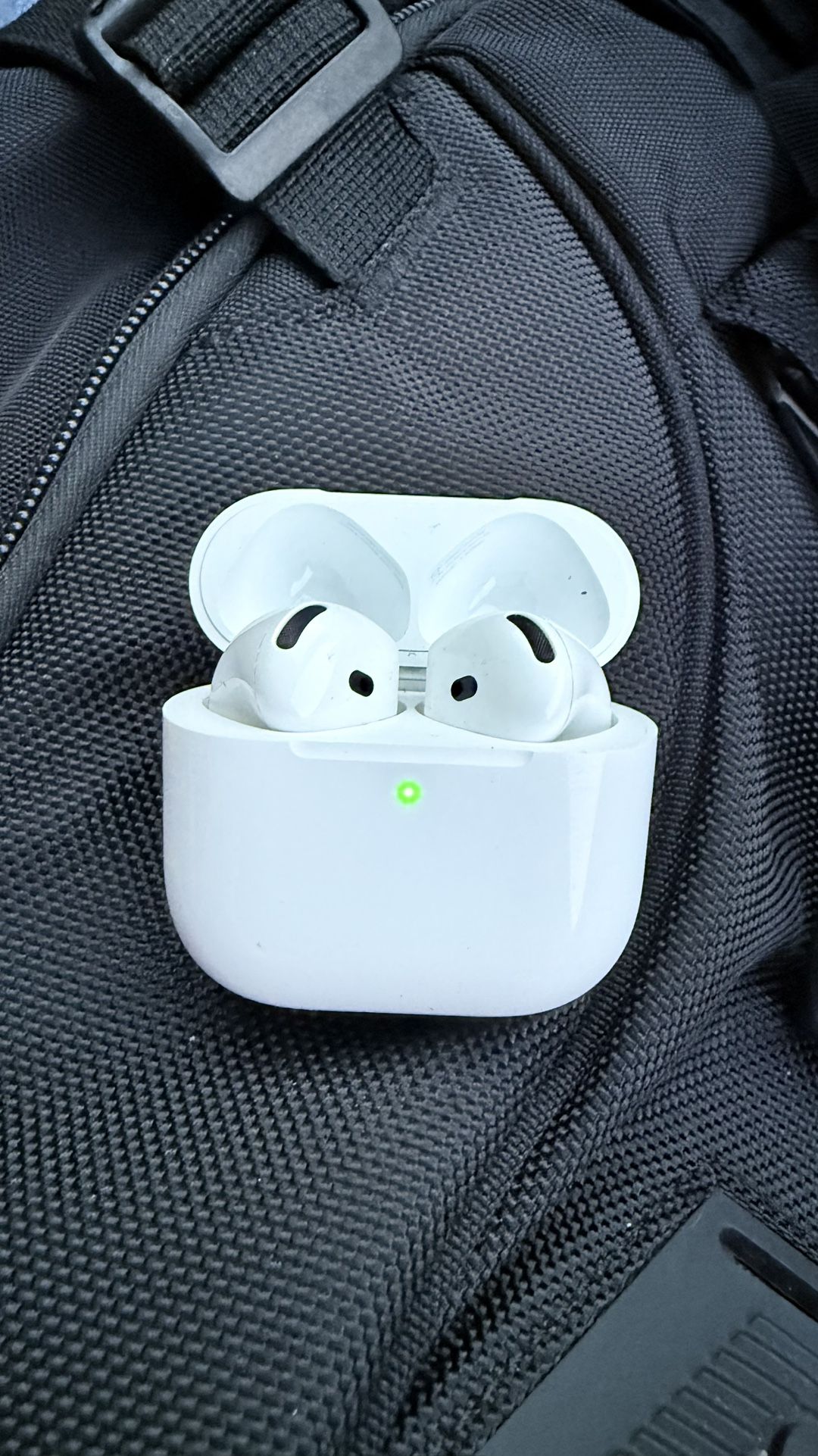 Apple AirPod 4 Noise Canceling 
