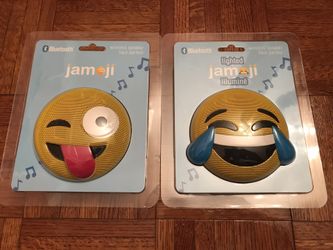 Cute emoji Bluetooth speaker