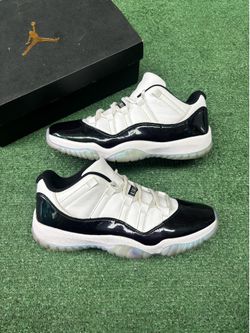 JORDAN 11 LOW IRIDESCENT SIZE 11