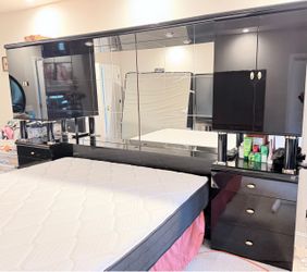 King Size Black Mirrored Wall Unit Bedroom Set