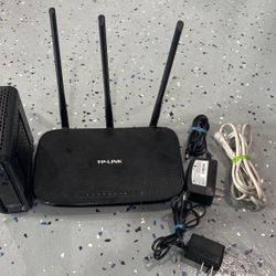 TP-LINK router And ARRIS surfboard Modem